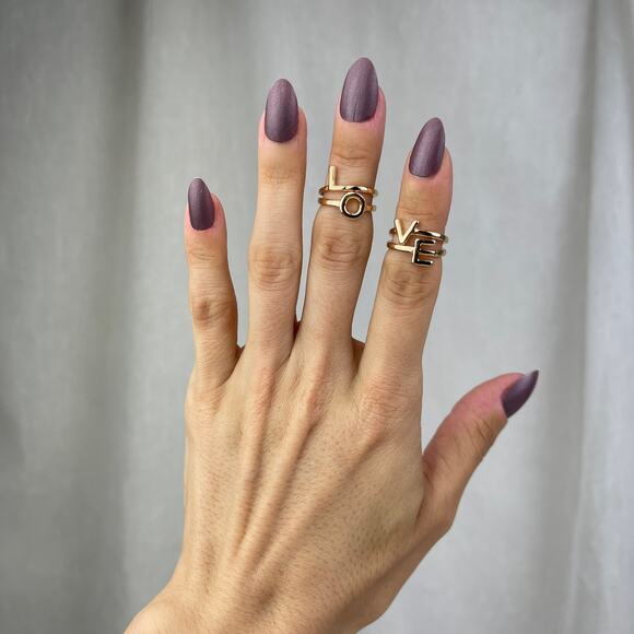 💕 NWOT Gold Tone L O V E Midi Ring Set Size 3 - 3.5 LOVE Stacking Rings - Picture 4 of 14